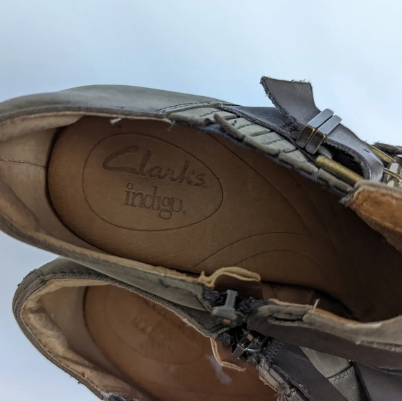 CLARKS Indigo Artisan Heath Woodlark Belted Buckle Ankle Boots Boho Punk Heel 9M - Picture 4 of 14